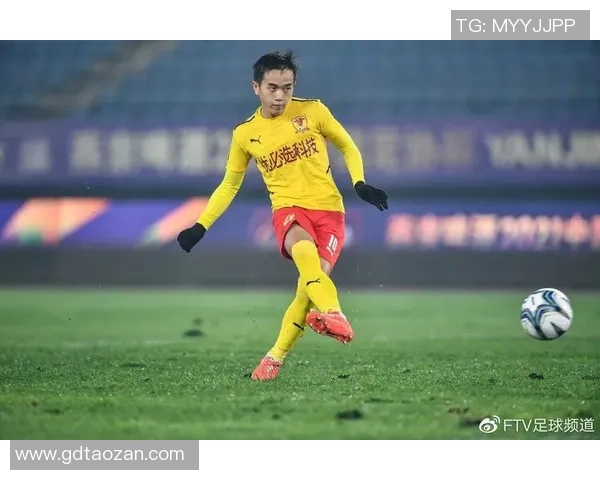 周丽专访：从绿茵场到人生舞台的足球旅程回顾与展望