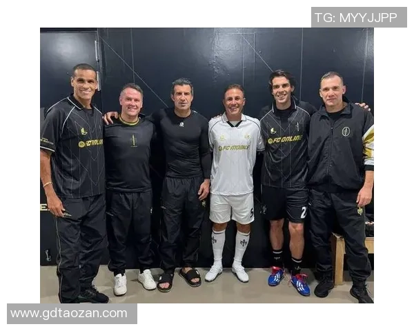 卡卡足球明星手机壳热销中让你的手机也能展现球场风采